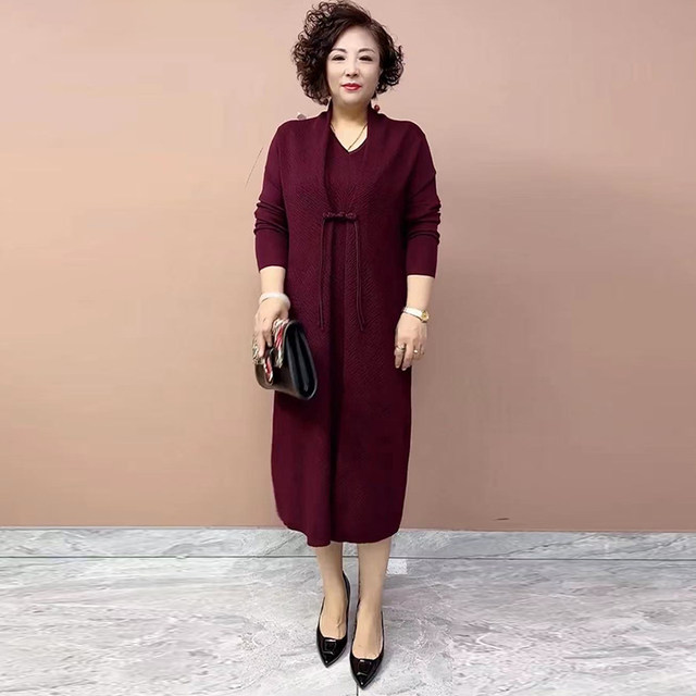 2023 autumn and winter two-piece knitted dresses for middle-aged and elderly mothers, loose, large size, slimming and flesh-covering long skirts