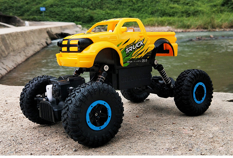 Điều khiển từ xa xe đồ chơi bốn bánh lái xe off-road sạc mã lực lớn leo lên chân đua lớn chống lại mô hình cậu bé rơi đồ chơi con gái