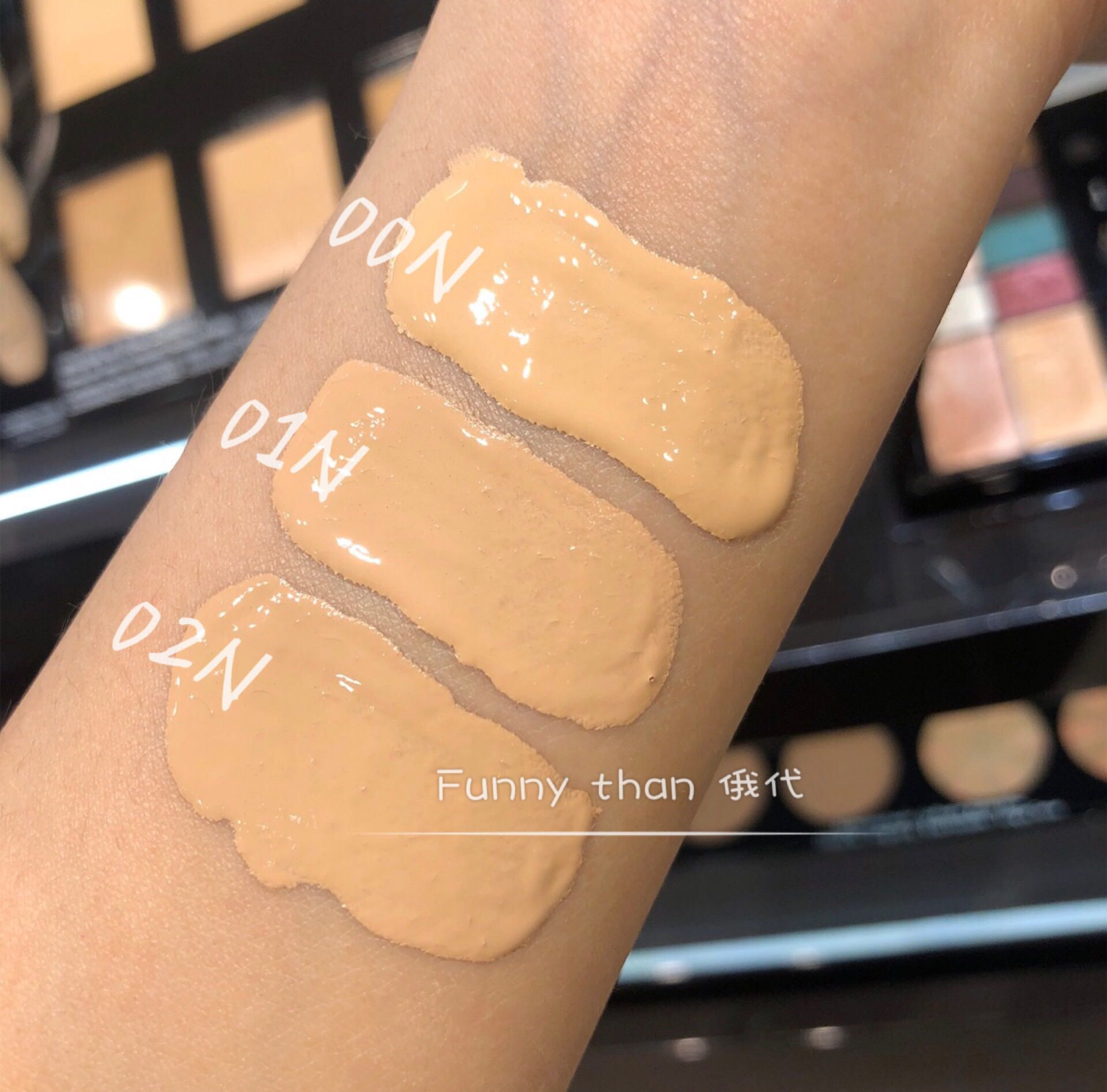 GUERLAIN Guerlain 19 năm mới LESSENTIEL nền tảng chất lỏng Guerlain bóng đèn dạng lỏng dạng chai tròn - Nền tảng chất lỏng / Stick Foundation kem nền maybelline fit me