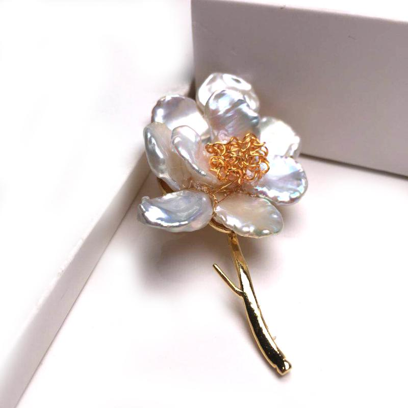 Thiết kế độc quyền tự nhiên baroque ngọc trai trâm cánh hoa ngọc trai handmade hoa trâm cài pin cao cấp - Trâm cài trâm cài áo cao cấp