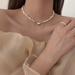Baroque Pearl Necklace 2025 New Model for Women, Light Luxury Niche Design, High-End Heart-Shaped Clavicle Chain Accessory Trend