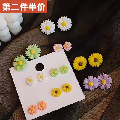 Girl Summer ~ small Daisy ear needle cute flower earrings student ins Korean temperament retro ear jewelry small flower