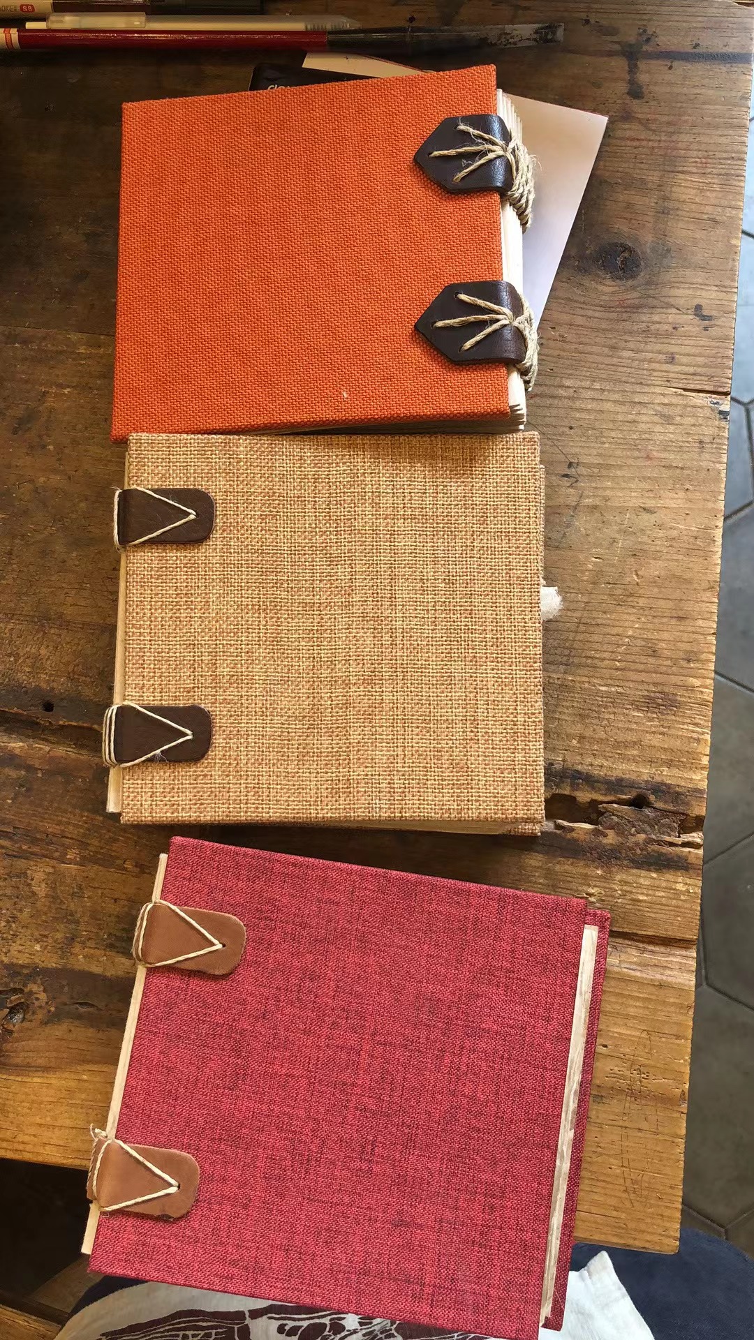 Yunnan Lijiang Naci ethnic group handmade Dongba paper-half-down notebook Tone Dongba paper Lijiang Special production