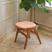 Красный стул