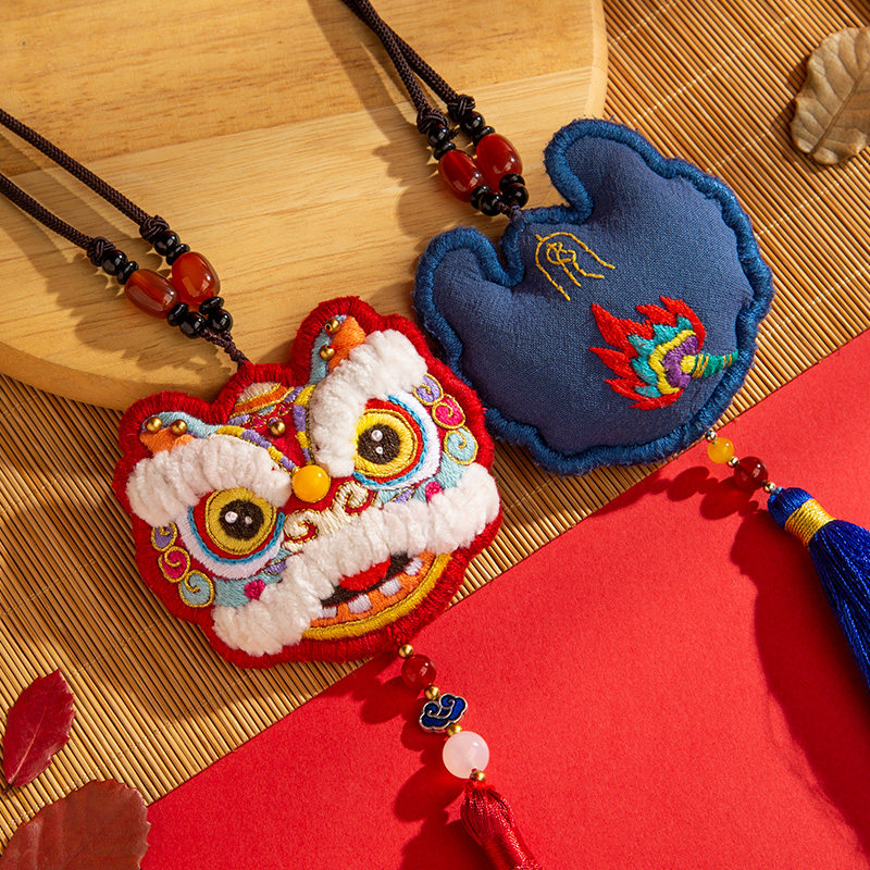 Aka Awakening Lion Peace Charm Hand Embroidery - Thumbnail 3