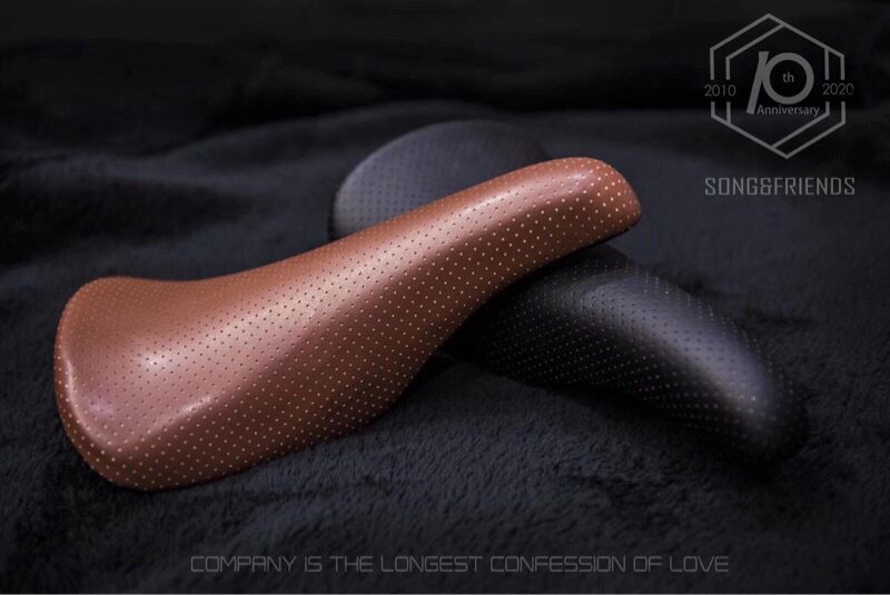 SongFriends handmade high-end fluff seat bag retro dead flying fluff bright face seat bag SF seat bag