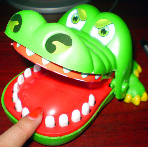 Christmas gift 80 postseason nostalgia classic toy crocodile bites finger small toy 61 Children's Day