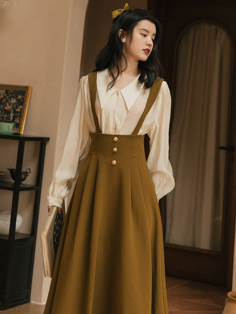 Suspender skirt suit western fashion women's autumn 2022 new French shirt khaki two-piece skirt two-piece set