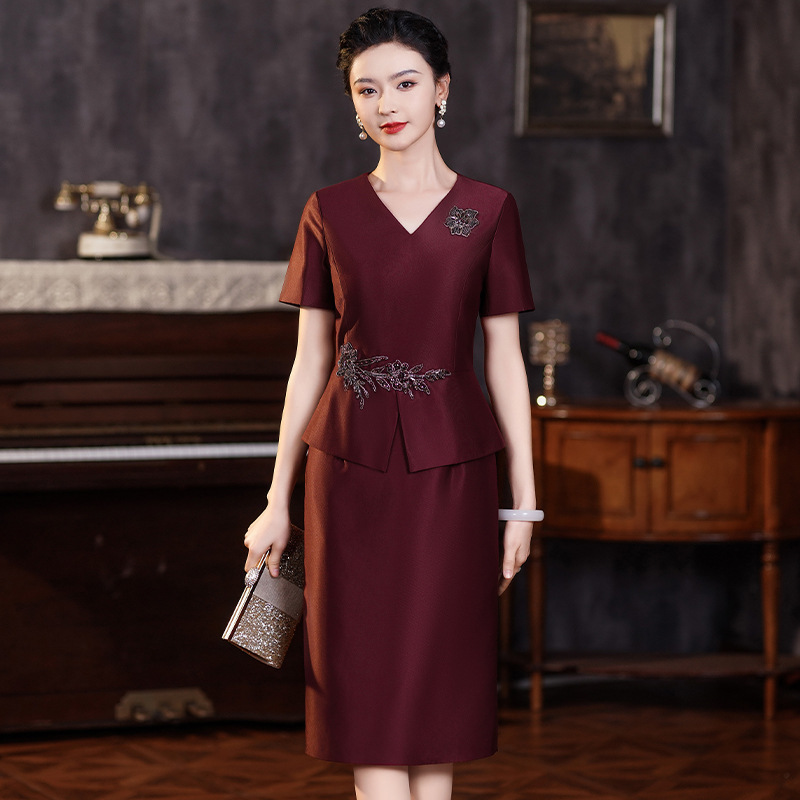 2026 New Summer Dress with Fake Two-Piece Design, Tummy-Concealing and Slimming Effect, Suitable for Mother-In-Law, Short Formal Dress for Wedding Banquet
