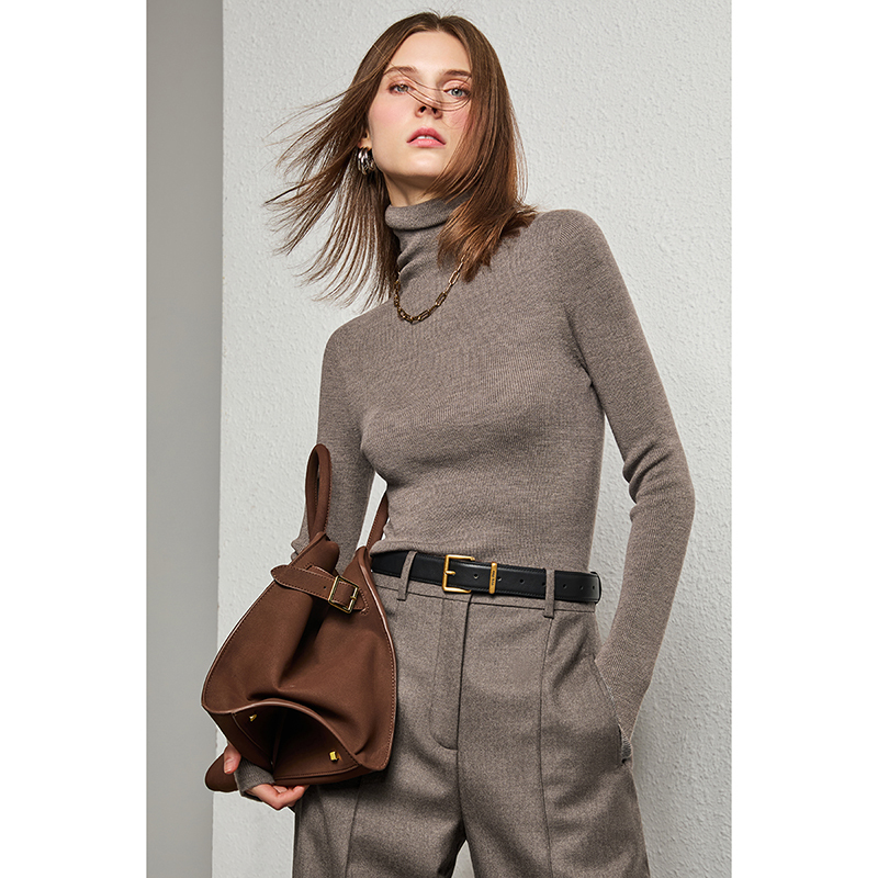U.N.Q Comfortable "Zero-Pressure" Imported German Yangzi Yarn Thickened Slimming High-Neck Seamless Fashionable Base Shirt