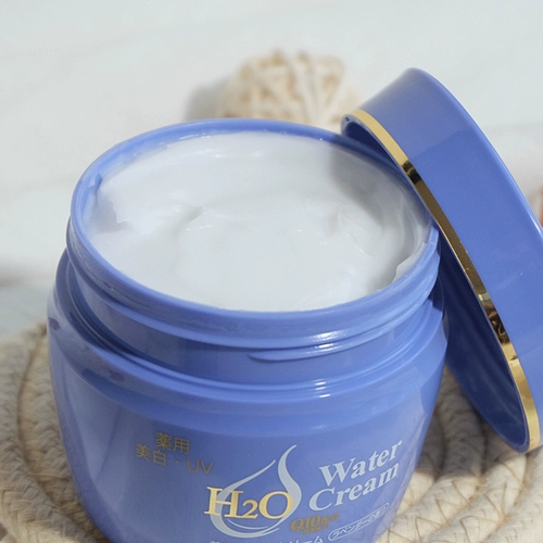 Крем для водного крема для воды в Японии H2O поступает от Hokkaido Ranch Q10 Увлажняющая и прочная рекомендация