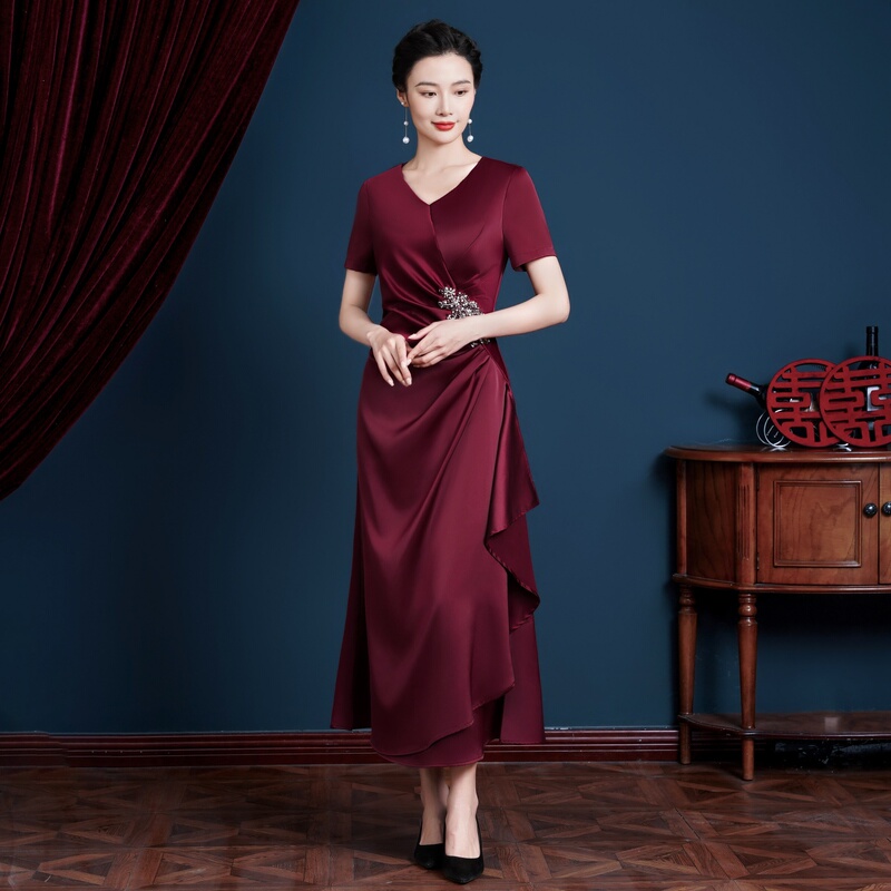 High-End Designer Mother-Of-The-Bride Wedding Dress, Elegant and Stylish, Red Summer 2026 New Model High-End Designer Mother-Of-The-Bride Wedding Dress, Elegant and Stylish, Red Summer 2026 New Model