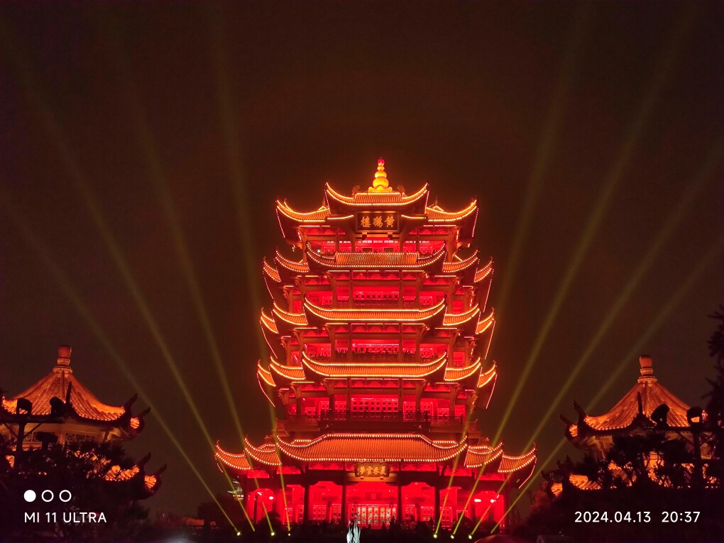 似水精选户外装备店的LOGO