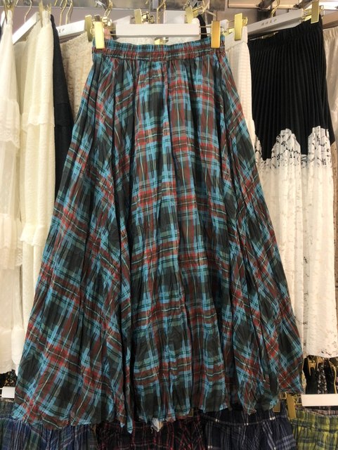 Forest style age-reducing pleated plaid long skirt with big swing