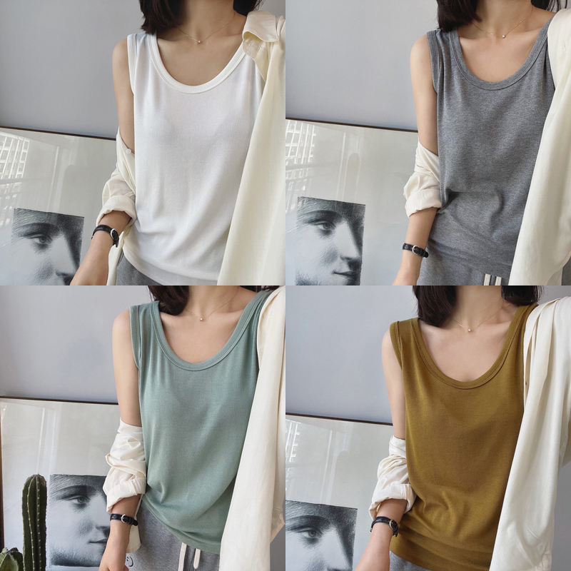 The version is absolutely perfect, hand-made N pieces, super thin and soft threaded vest, thin bottoming sling, big U-neck T