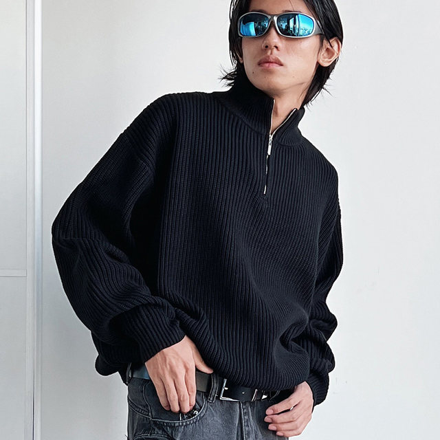ROARINGWILD black half-zip turtleneck sweater