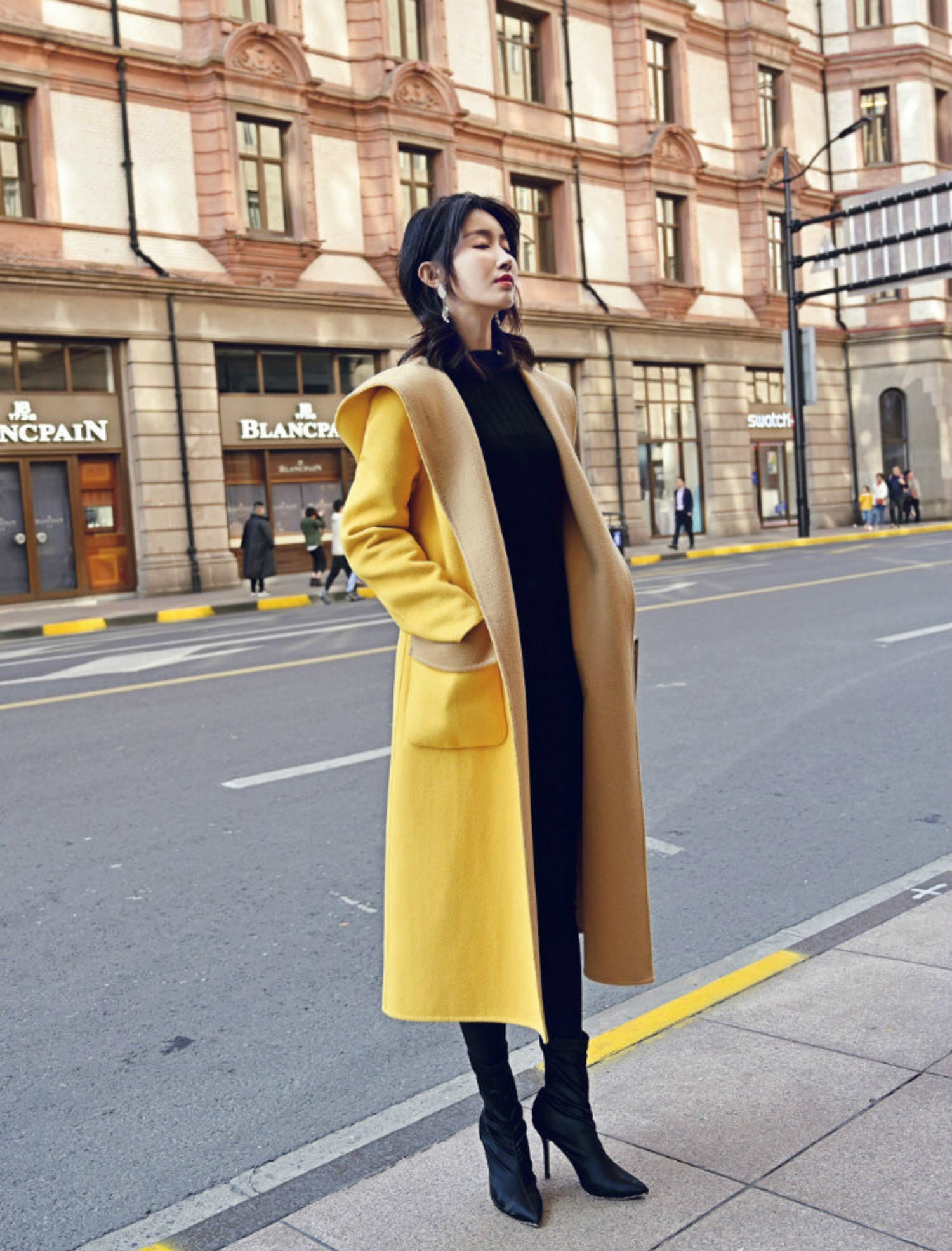 Mùa xuân 2019 và áo khoác cashmere hai mặt mới, áo khoác len len màu vàng trong chiếc mũ trùm đầu dài Slim Hepburn - Accentuated eo áo mẫu áo dạ đẹp