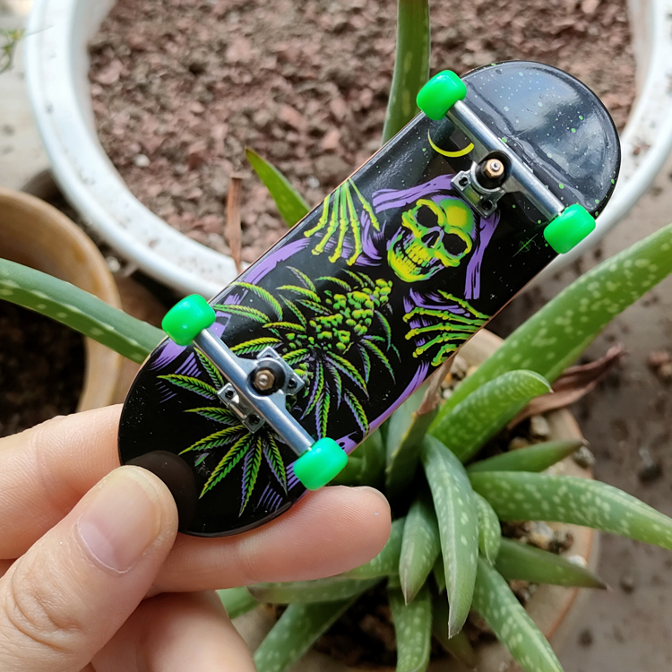 10X3 2cm new finger skateboard place the black sandpaper (price is incorrect, contact customer service change price)