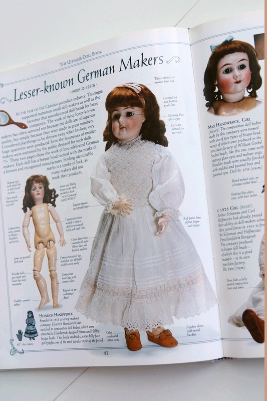 22--07 An Encyclopedia of Antique Dolls Collection Illustrated Book Recommended FP51