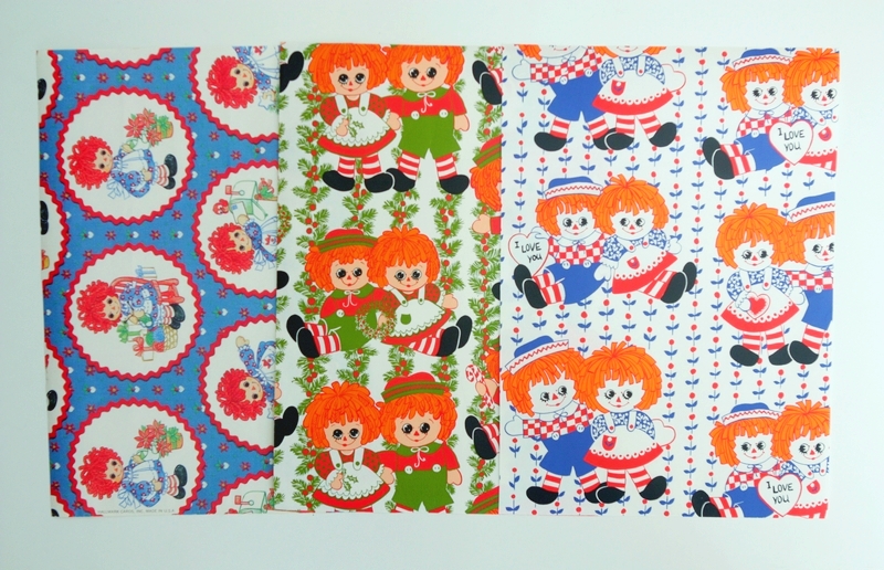 17-03 Ancient 1970s Ancient raggedy annandy Packaging Paper Take photo background TP19