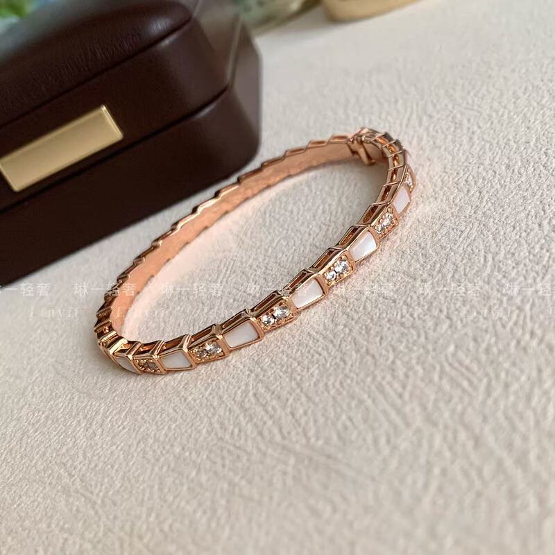 Exquisite White Mother-Of-Pearl Inlaid Diamond Snake Bracelet for Women, Sterling Silver Plated with 18K Rose Gold, Light Luxury, High-End Snake Bone Bracelet Exquisite White Mother-Of-Pearl Inlaid Diamond Snake Bracelet for Women, Sterling Silver Plated with 18K Rose Gold, Light Luxury, High-End Snake Bone Bracelet