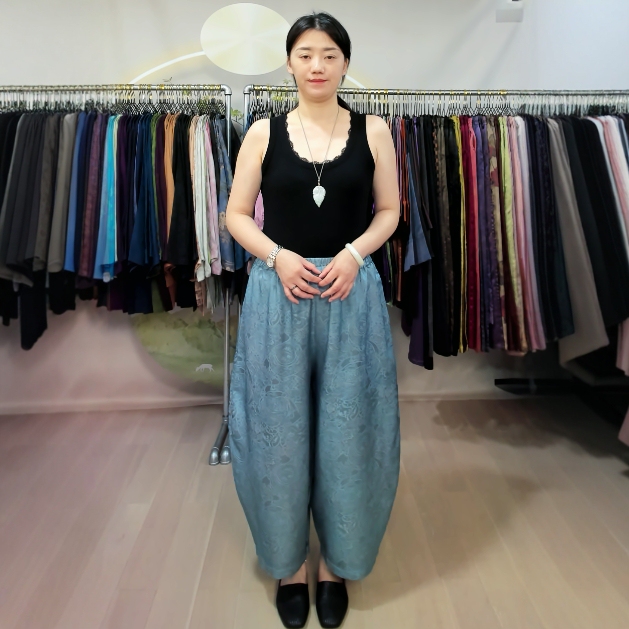 Sky Blue Roman Holiday All Things Come True Two-Color Dyed Silk Jacquard Satin Balloon Pants Sickle Pants Enlarged Version Bloomers