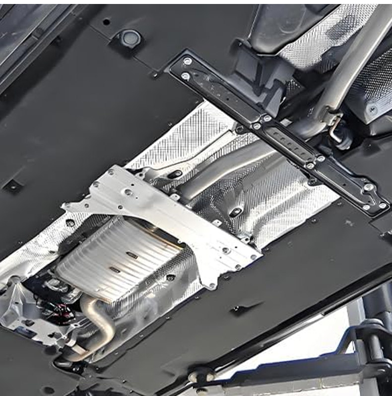 Engine compartment, other rear chassis components, three-way catalytic converter, muffler, car aluminum plate, insulated exhaust pipe