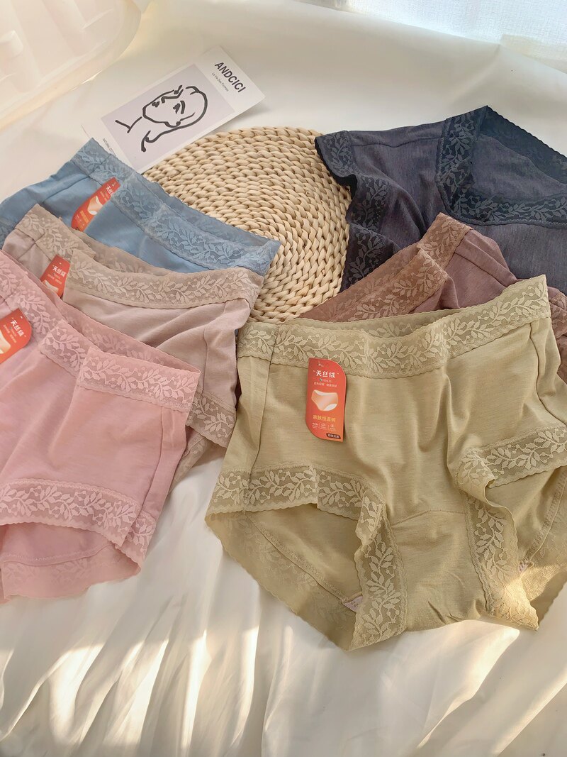 Very soft to the touch ~ heat and keep warm, velvet natural fiber, graphene antibacterial inner crotch mid-waist ladies underwear