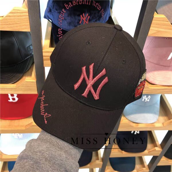 Hàn quốc MLB quầy 2018 new mlb mô hình vụ nổ tình yêu đôi môi đỏ flash khoan thêu stars mũ bóng chày cap mua găng tay bóng chày	