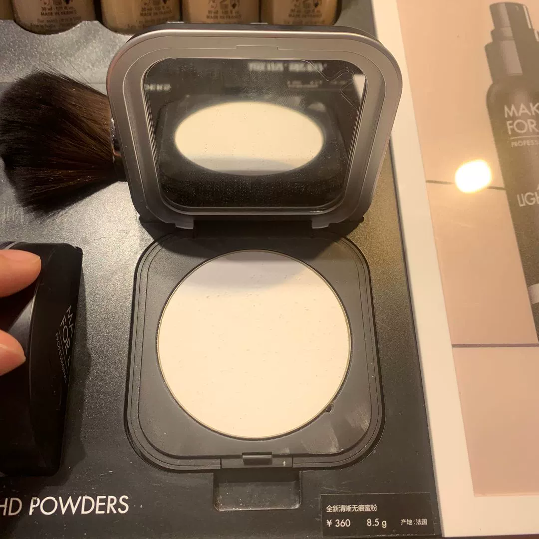 Tủ Bắc Kinh MAKEUPFOREVER Mei Kefei thương hiệu mới bột mật ong rõ ràng và liền mạch Hộp thiếc kiểm soát dầu trang điểm 6.2g - Quyền lực