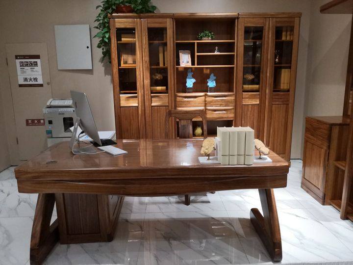 Nanyang Hu's ` full solid wood Ukinwood desk activity cabinet (samples)