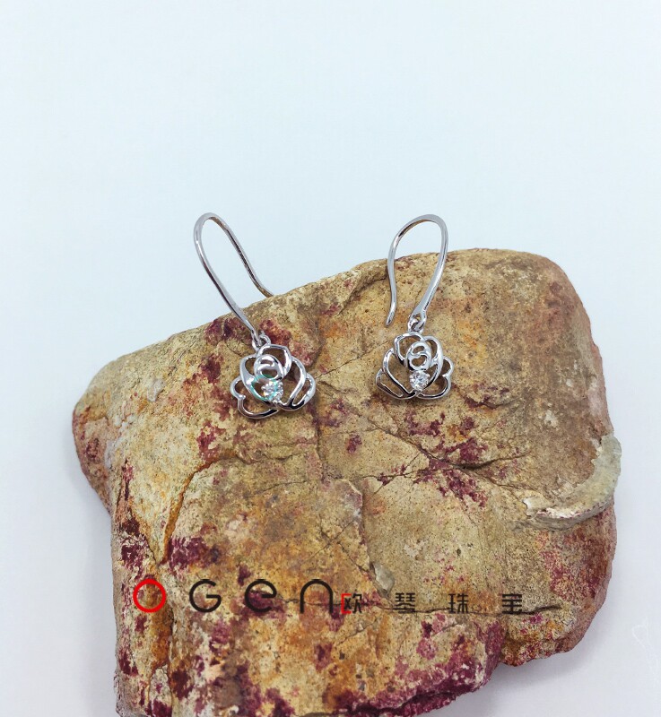 Rose necklace pendant Platinum Platinum PT950 Diamond Earrings Earrings Earrings Earrings Earrings Special set OGEN Eugen Jewellery