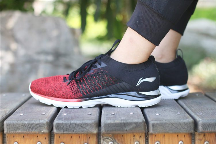 Li Ning giày chạy 2018 mùa hè mới siêu nhẹ 15 thế hệ của nam giới giày thoáng khí thoải mái thấp để giúp giày thể thao ARBN009 giày the thao nữ biti's