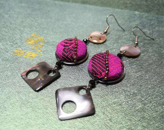 The new ethnostyle features handmade and strong earbuds.