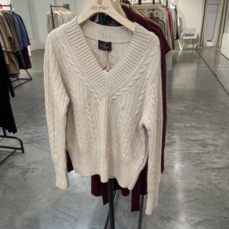 0823 Khanbogd Women's V-Neck Knit Sweater 100% Cashmere V Neck 7-23-001