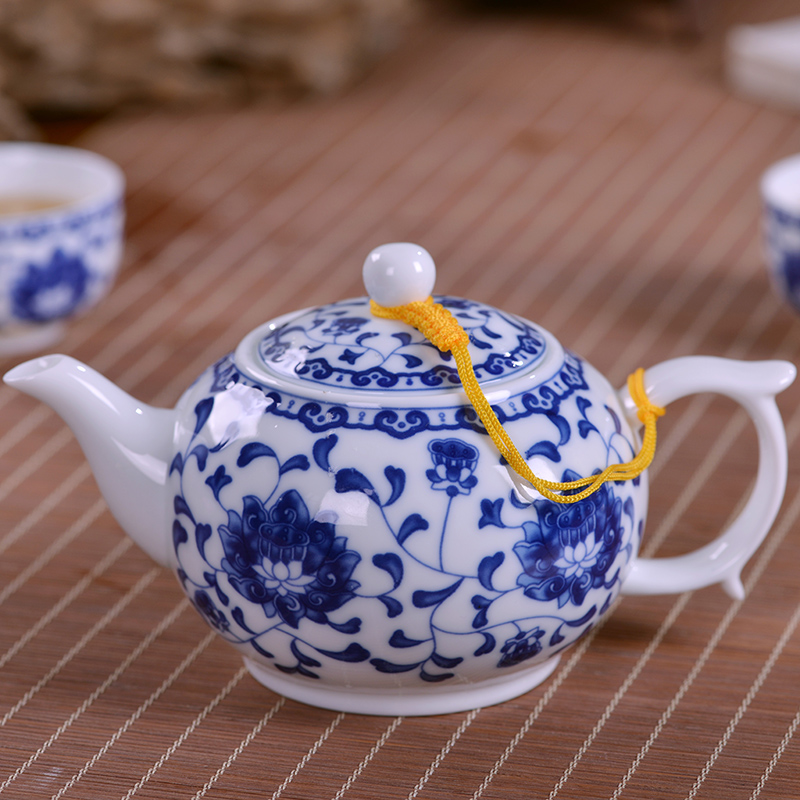 Jingdezhen porcelain ceramic kung fu tea tureen teapot thin foetus Chinese style home office tea gift set to send