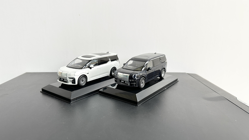 Zeekr 001 009 Original Factory 1:43 Scale Car Model Alloy Simulation Car Model Ornament Collectible