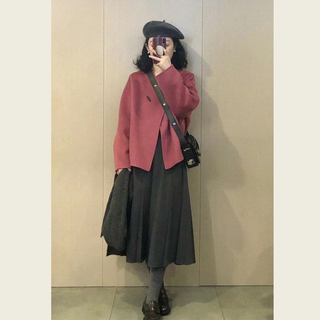 Xiaoxiangfeng autumn and winter retro loose woolen coat for small people with tall woolen coat, raspberry woolen coat for women, short style