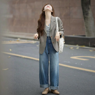 Retro commuter silhouette blazer