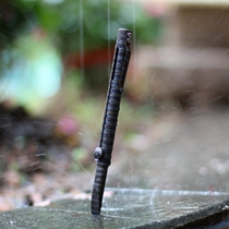 A few self-defense Stinger dual-purpose tools titanium alloy attack pen detachable pencil brush handwritten mark