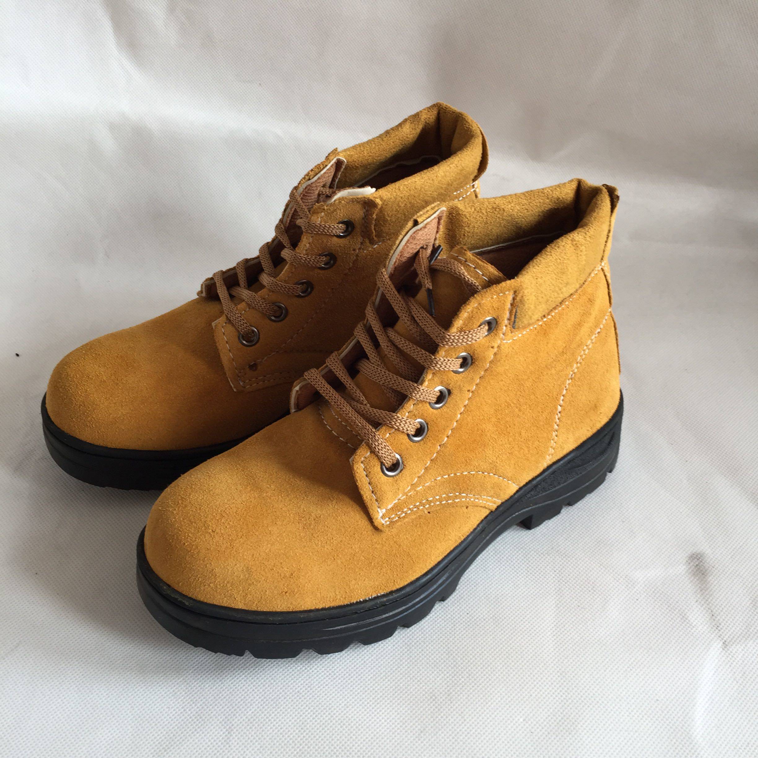 Life-lifetime Japanese soldiers boots film and television props flip fur shoes and labor supplies Japanese soldiers shoes stage props