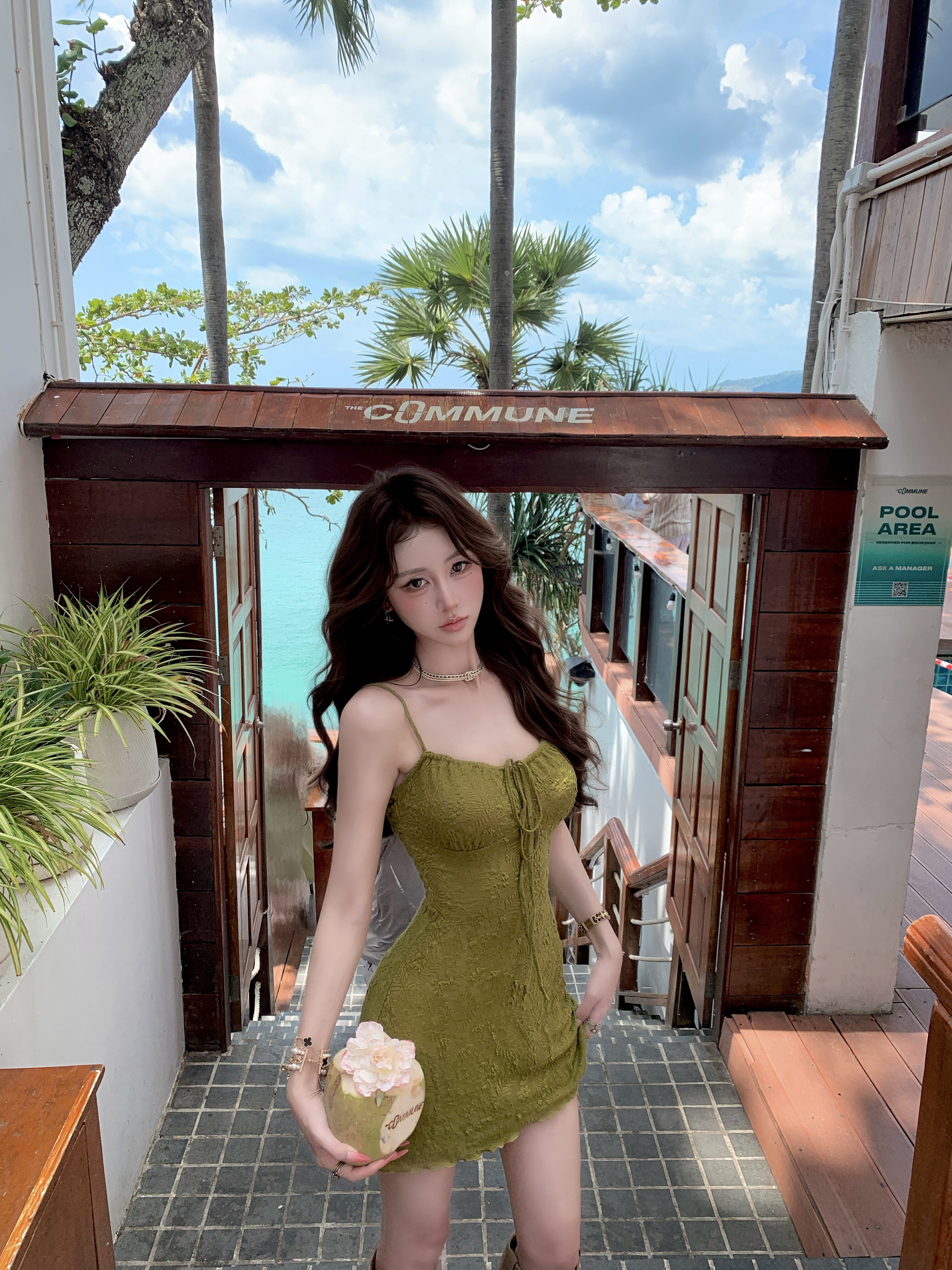 Tongiiuu 薇迷莫妮卡复古度假吊带裙 肌理面料高级有质感 收腰A字短裙显瘦