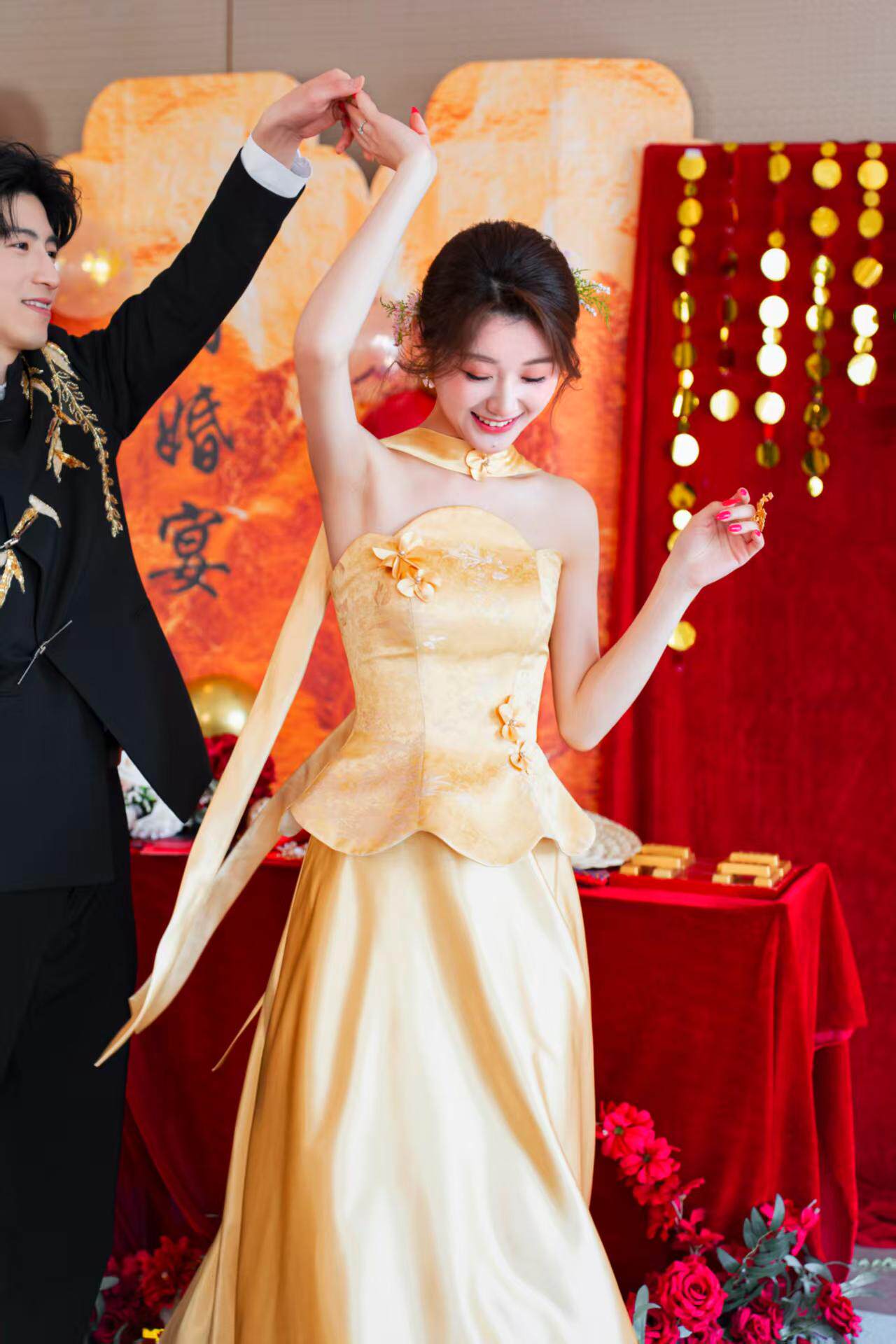 艾诗霓《金谣》新中式订婚礼服套装 晨袍+敬酒服+出门答谢三件套结婚订婚一件搞定