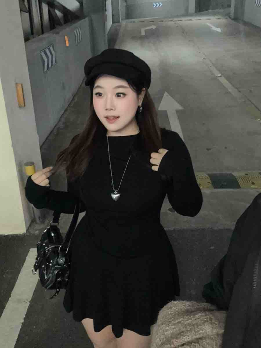 黑泽玄七2026早春新款胖mm收腰针织连衣裙：褶皱遮肉的显瘦自信美学