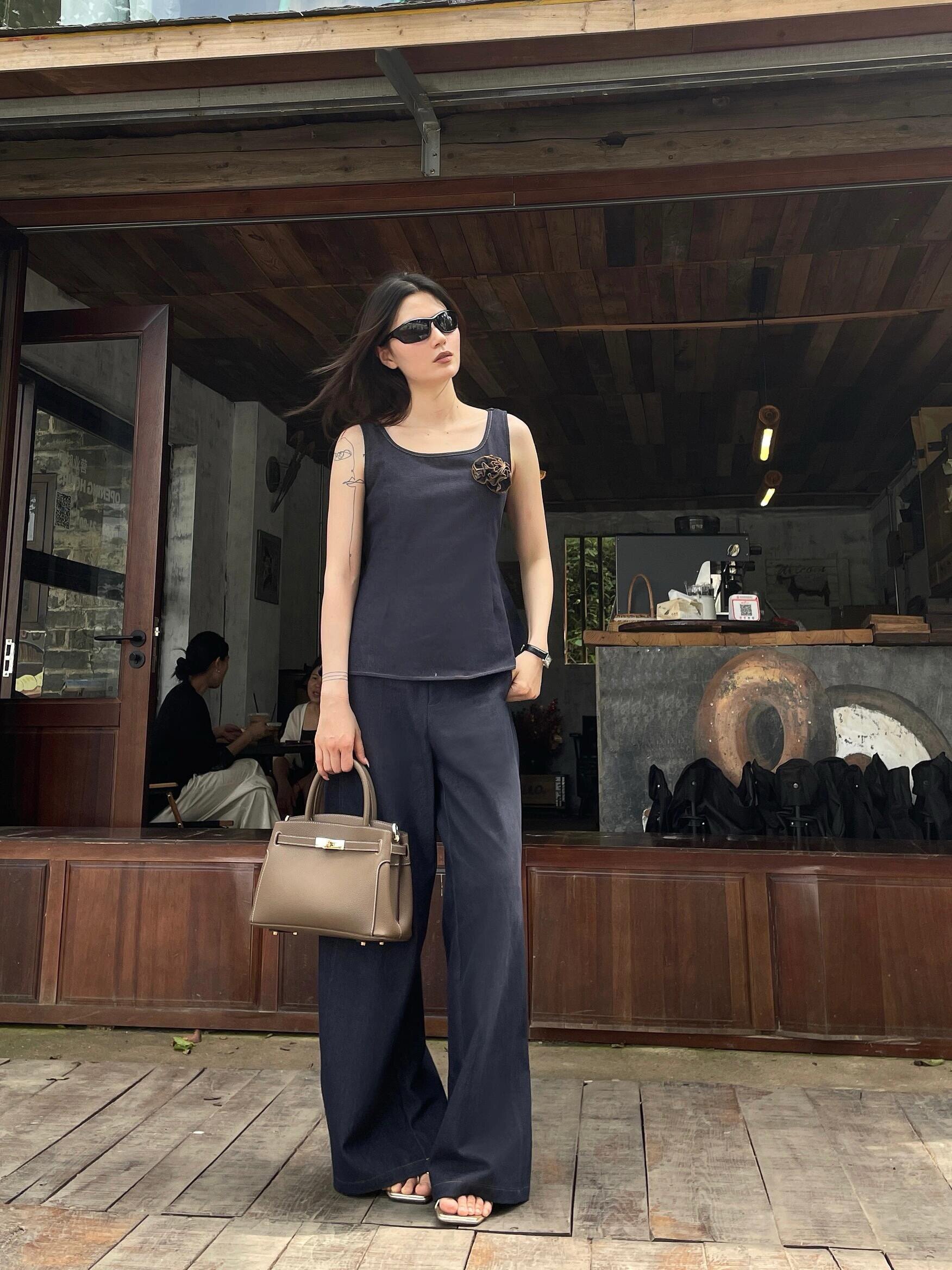 百丽鎏金岁月凯莉包 质感牛皮高级耐磨 大容量通勤 妈妈包婚包两用