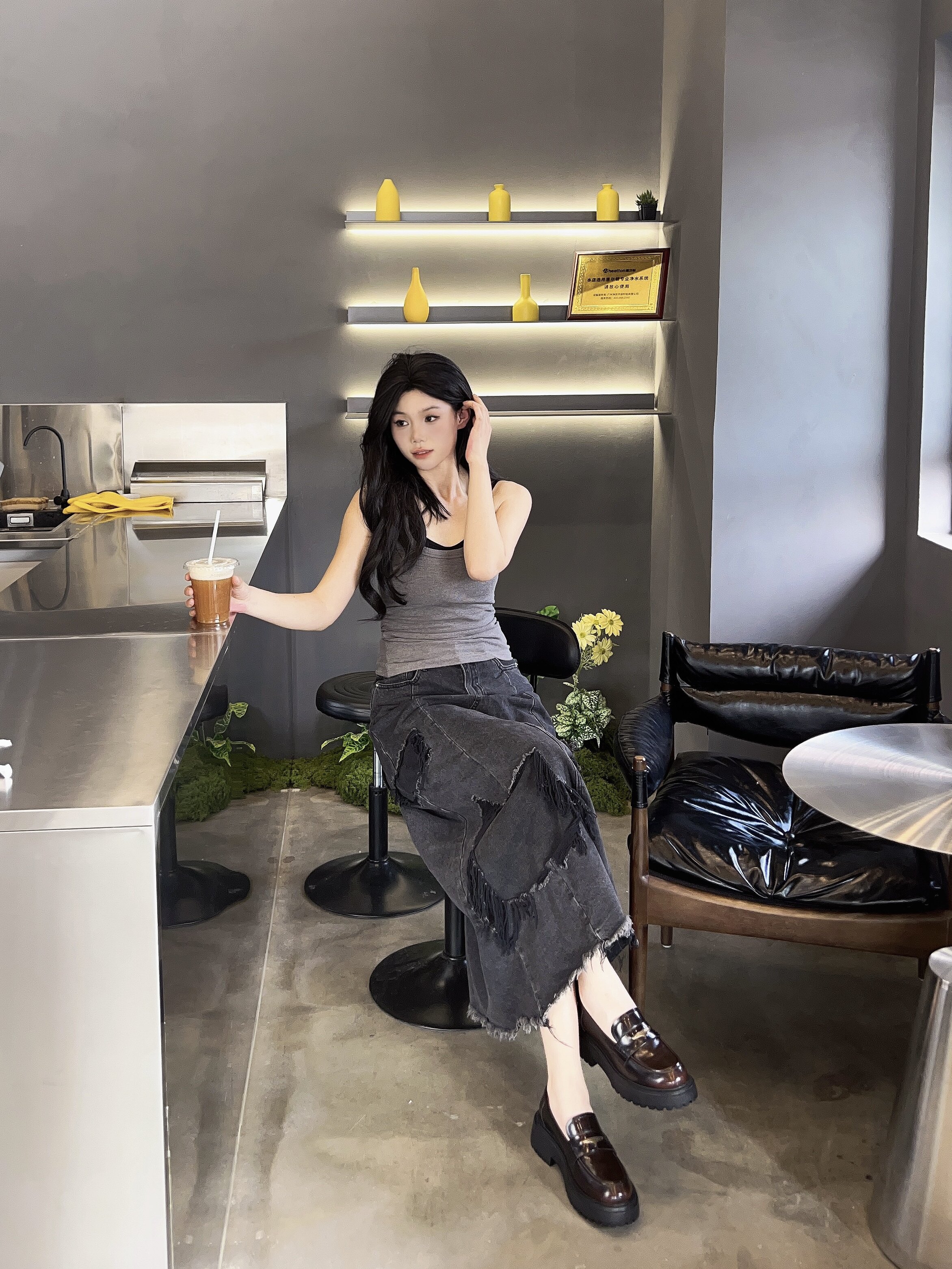 宋佳同款百丽海鸥乐福鞋2.0：厚底真皮的英伦飒爽美学