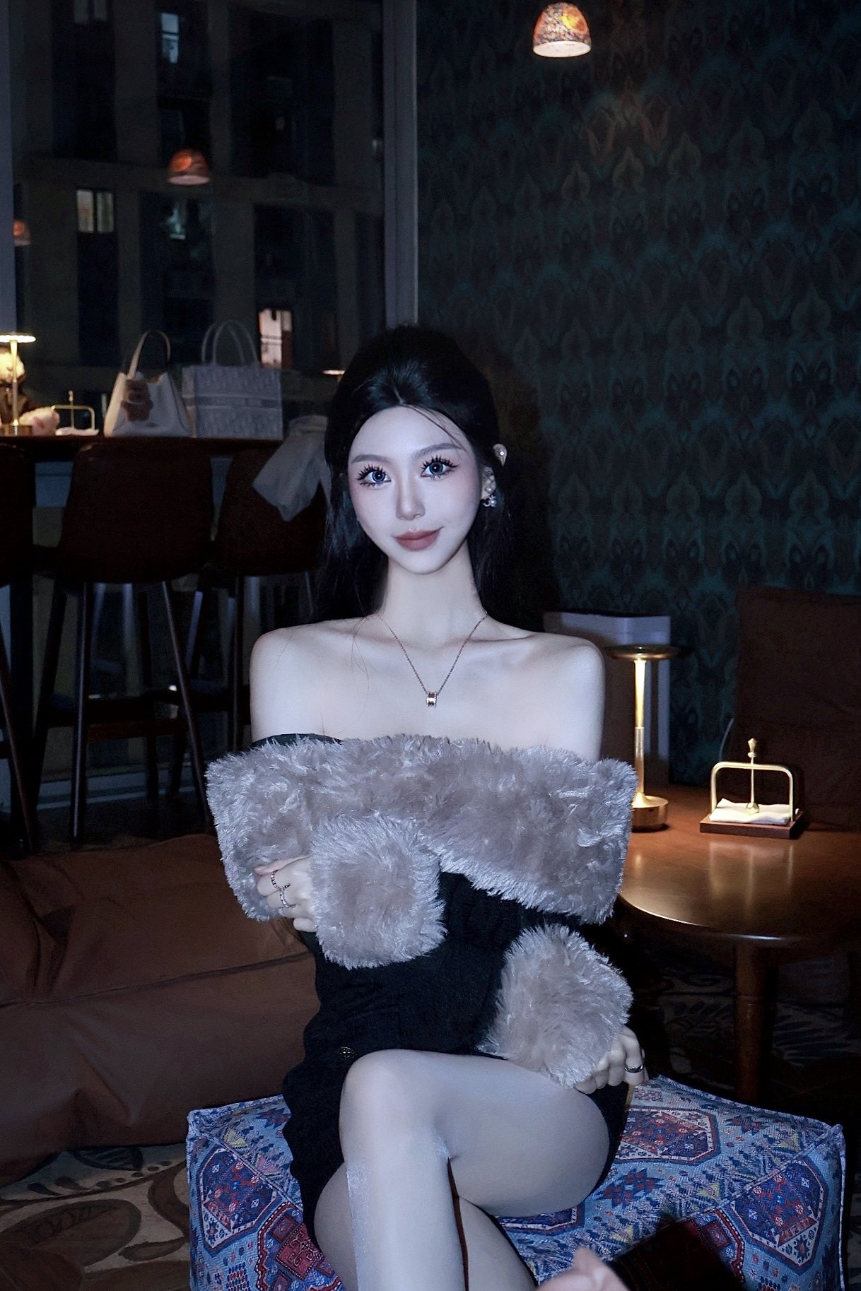 CYNR原创设计富家千金性感毛领一字肩连衣裙修身显瘦包臀针织短裙