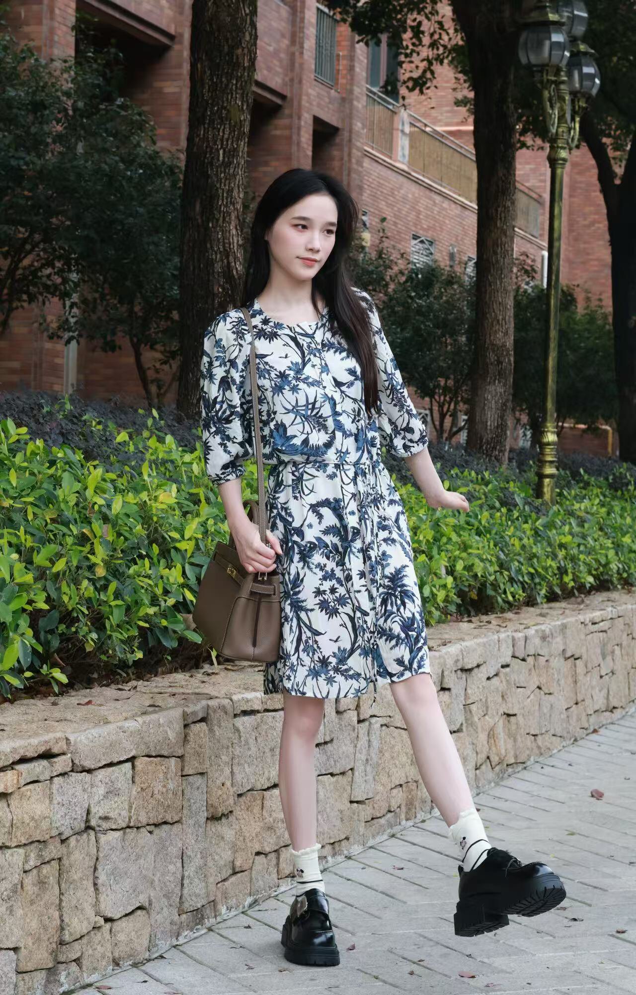 百丽鎏金岁月凯莉包 质感牛皮高级耐磨 大容量通勤 妈妈包婚包两用