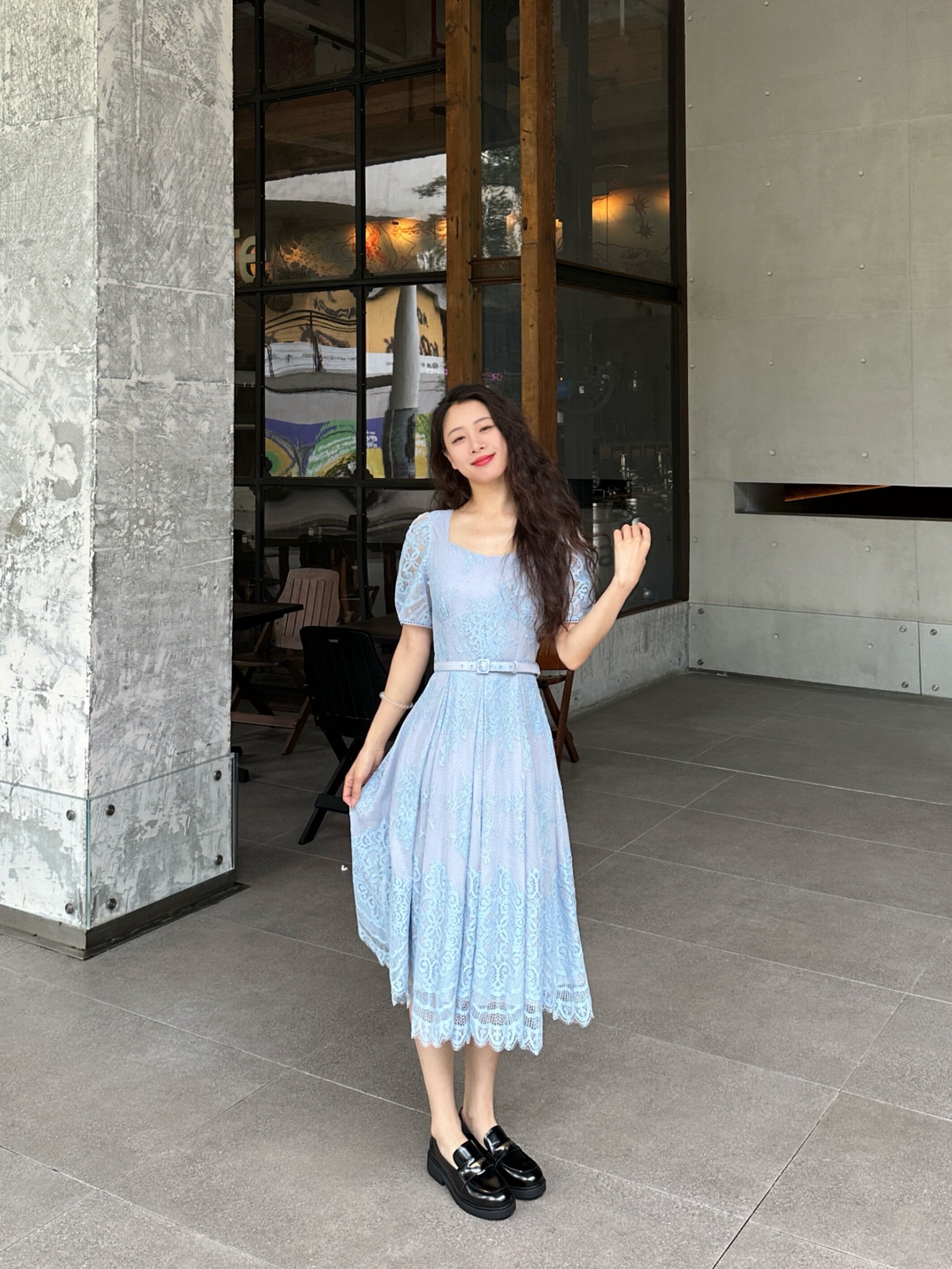 宋佳同款百丽海鸥乐福鞋2.0：厚底真皮的英伦飒爽美学