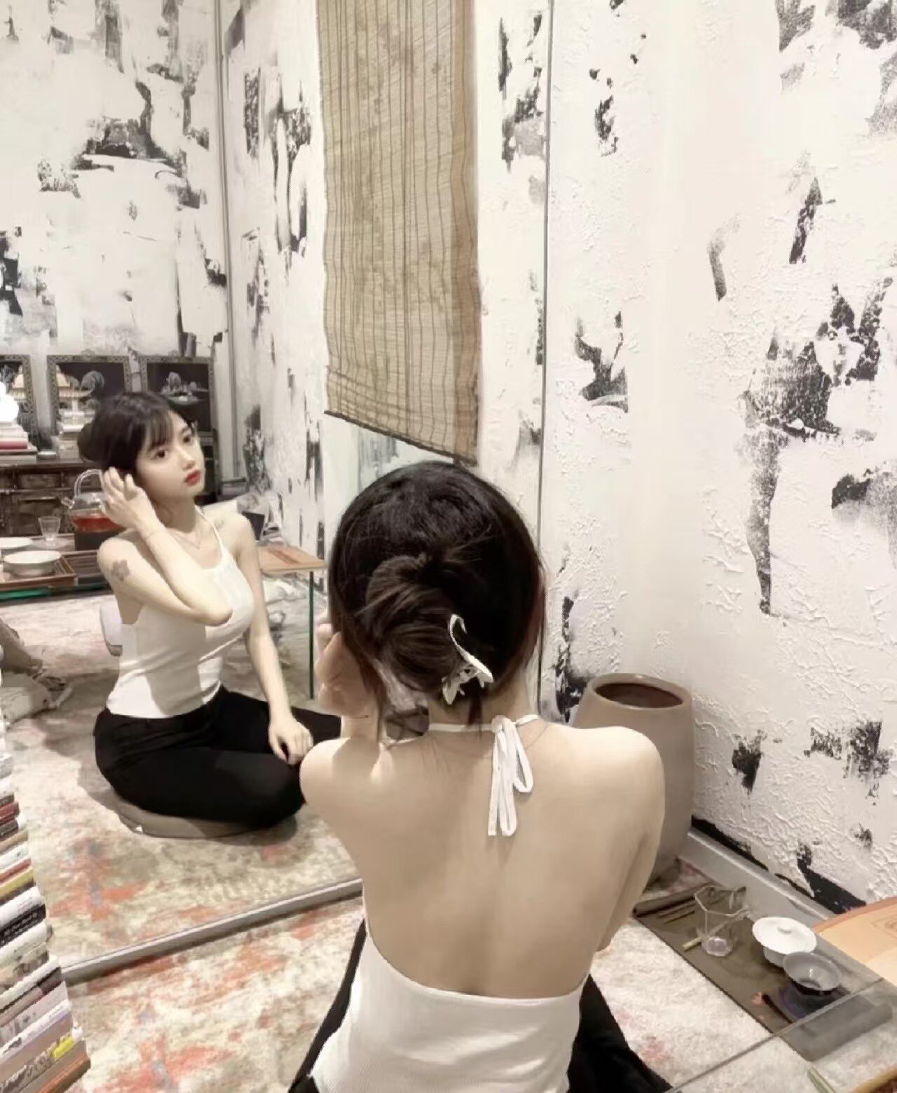 禾莎时尚辣妹挂脖吊带背心 修身显瘦短款设计 外穿内搭都高级 别致百搭